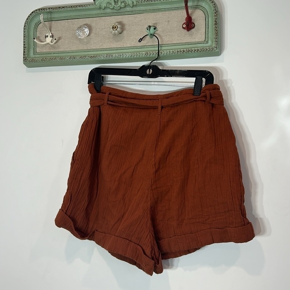L*Space Gauze Cotton Aidan Shorts with belt rustic brown/orange cuffed new w tag - Picture 3 of 4